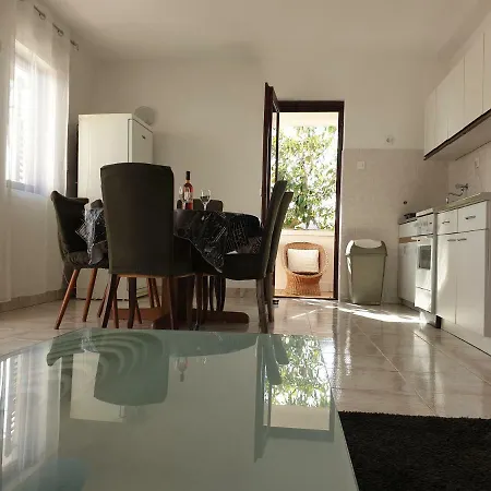 Apartment Ivo